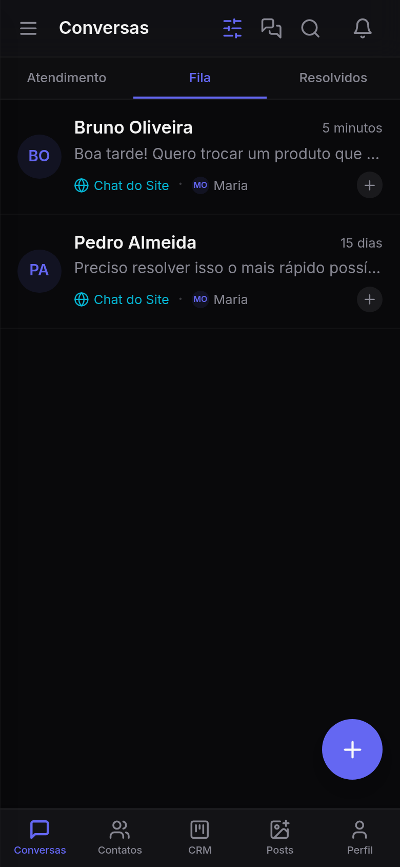 Aplicativo aberto em tela cheia, na aba Fila da lista de conversas